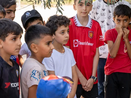 AFFA Sumqayıtda azyaşlıları futbol inventarları ilə təmin edib