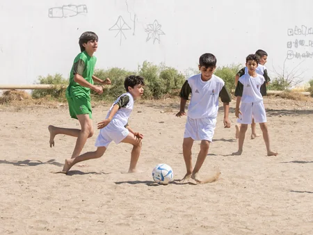 AFFA Sumqayıtda azyaşlıları futbol inventarları ilə təmin edib