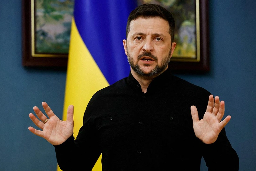 Зеленский после разговора с Сырским анонсировал новые удары вглубь России