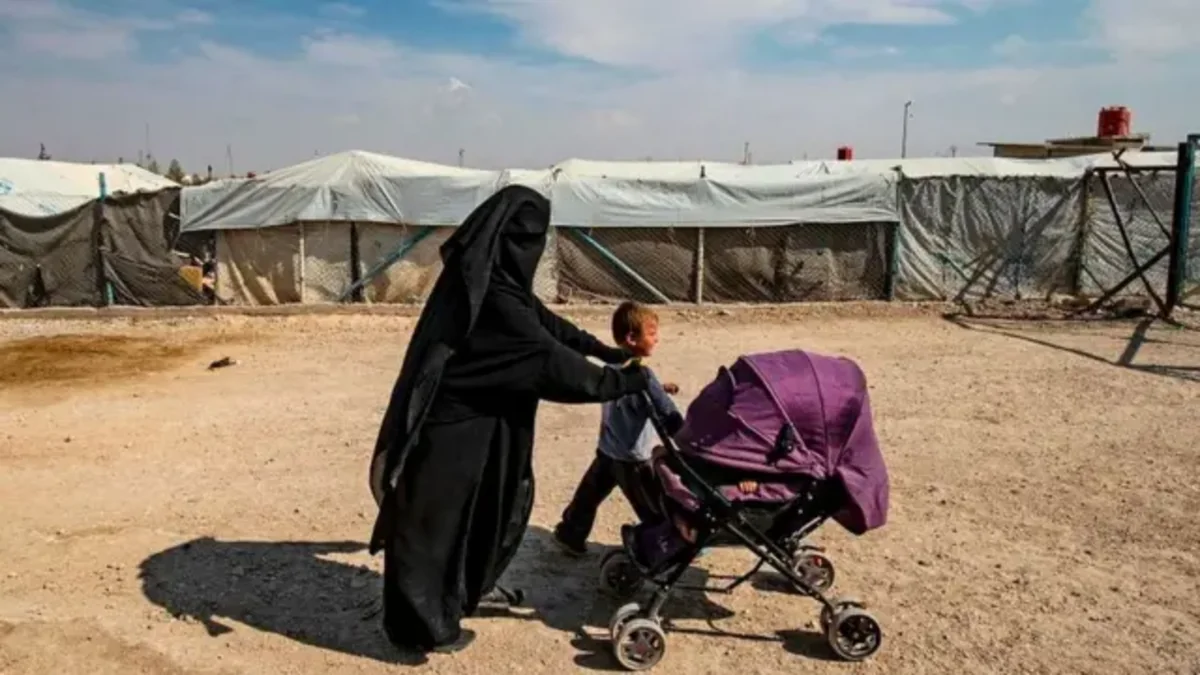 İŞİD-in keçmiş yaraqlılarının 230-dan çox ailəsi Suriyadan İraqa aparılıb