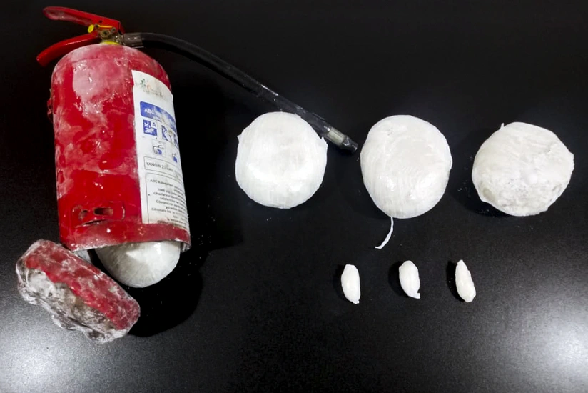Azərbaycan gömrükçüləri 2 kiloqram metamfetamin aşkar edib