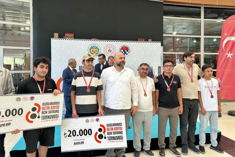 Naxçıvan şahmatçıları Malatyada uğur qazanıblar