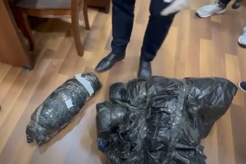 Bakıda əməliyyatla saxlanılan şəxsdən 10 kiloqram narkotik götürülüb
