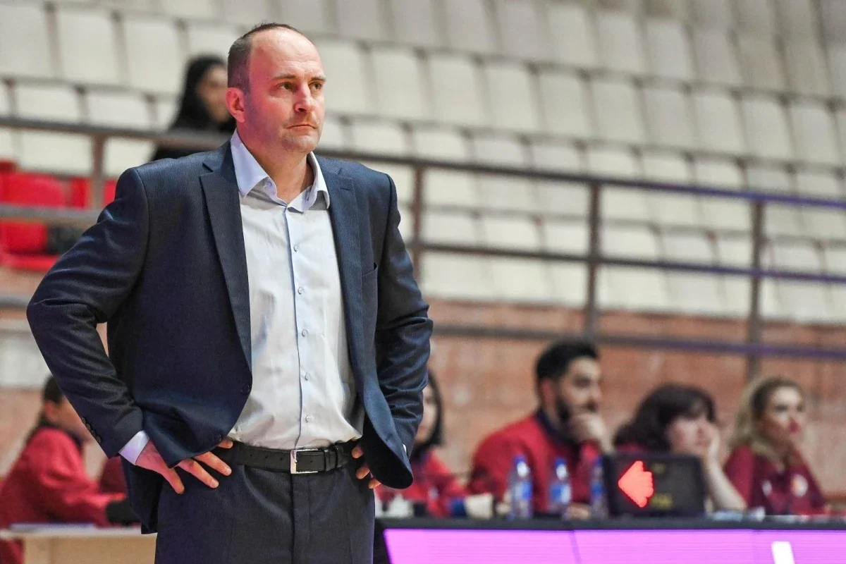 Azərbaycanın basketbol komandası baş məşqçisi ilə müqavilənin müddətini uzadıb