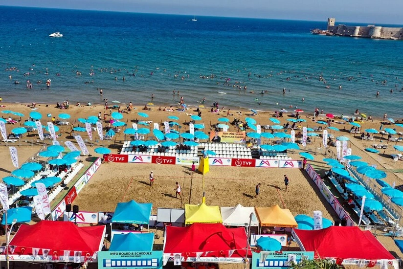 Azərbaycanın çimərlik voleybolçuları Türkiyəyə turnirə yollanıblar