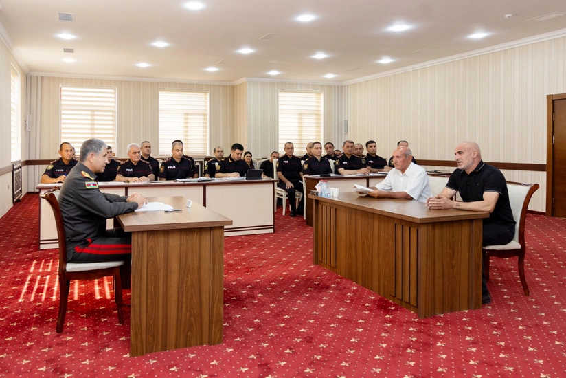 Vilayət Eyvazov Naftalanda vətəndaşları qəbul edib