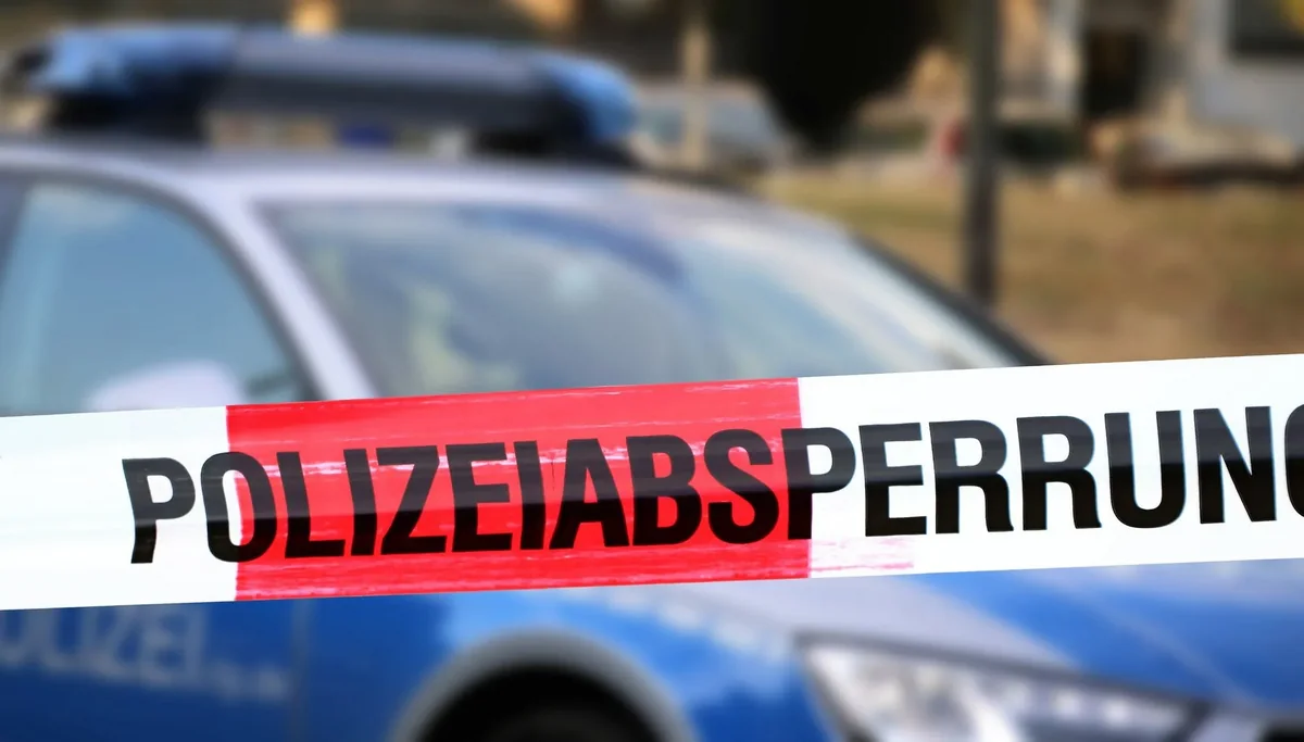 Berlində avtomobil insan kütləsinə çırpılıb, xəsarət alanlar var