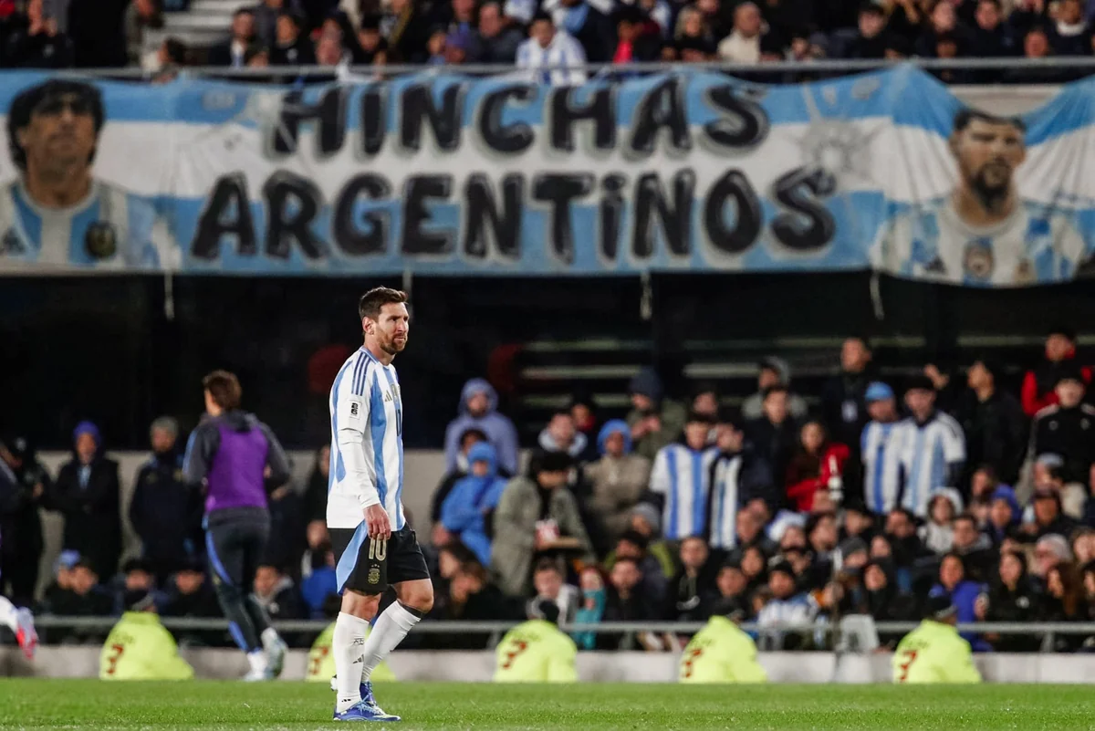 Messi seçmə mərhələdə keçirdiyi oyunların sayına görə rekorda şərik olub