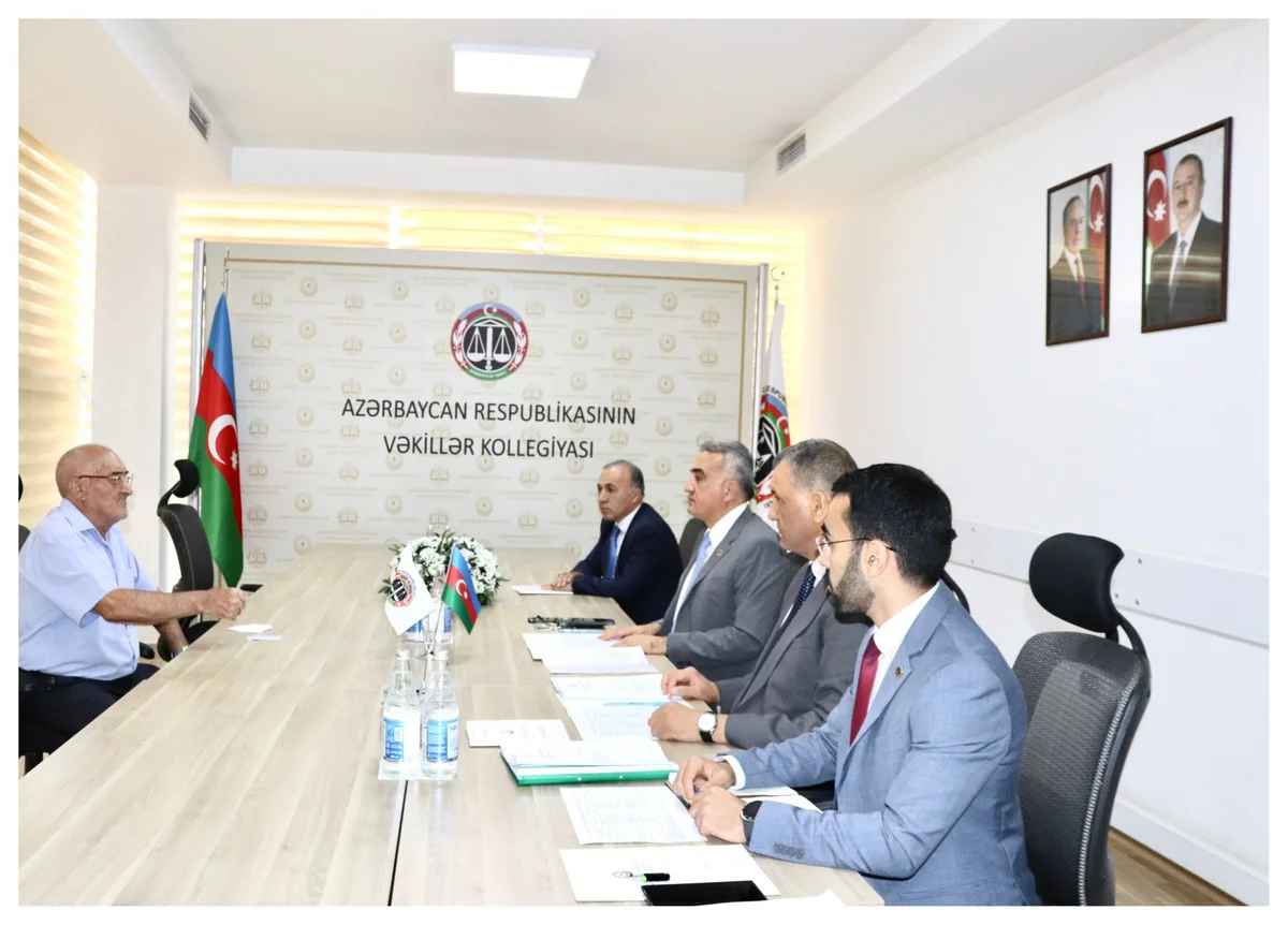 Vəkillər Kollegiyasının sədri vətəndaşları qəbul edib