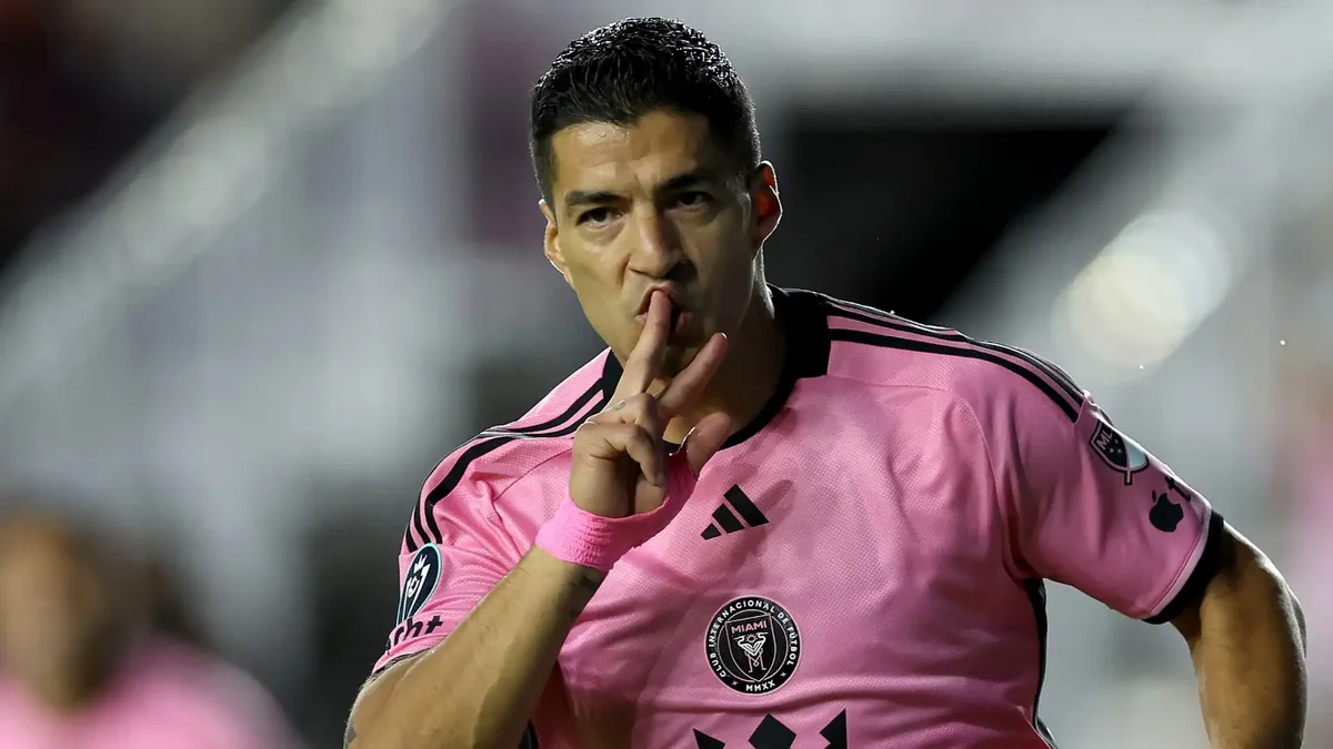 Luis Suares 6 oyunluq cəzalandırılıb