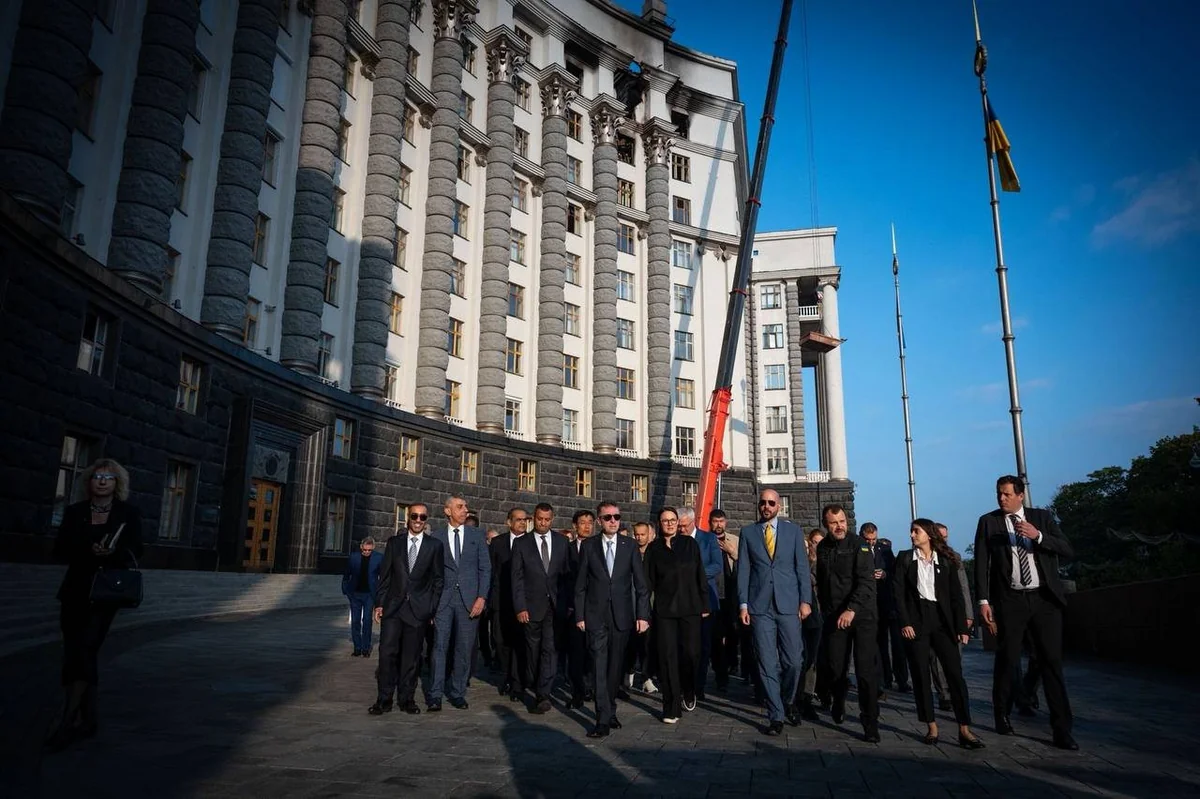 Ukrayna Baş naziri: Rusiya dövlət qurumlarını hədəfə alır, Kreml sülh istəmir