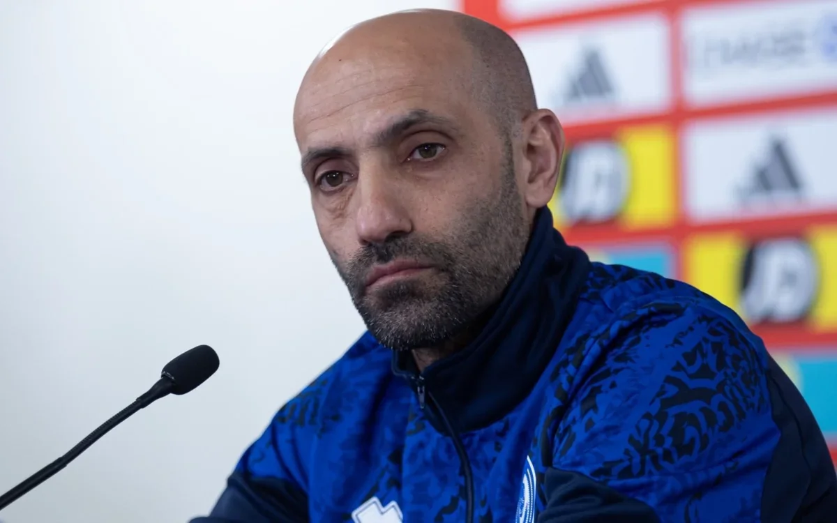 Qazaxıstan millisinin baş məşqçisi istefa verdiyini açıqlayıb