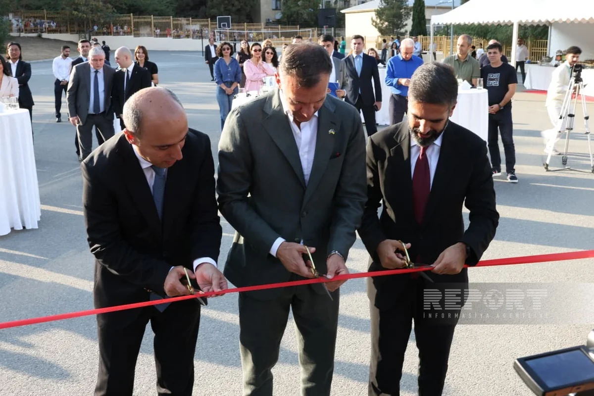 Bakıda yeni inşa edilən futbol meydançasının açılış mərasimi keçirilib