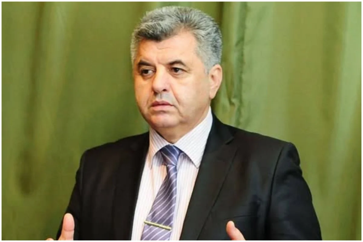 İftixar Piriyev İrəvan Teatrının direktoru vəzifəsindən azad olunub