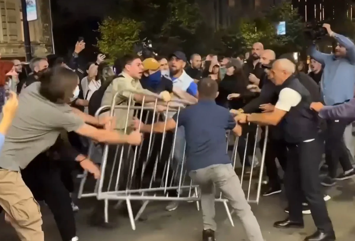 Tbilisidə etirazçılarla polis arasında qarşıdurma yaşanıb