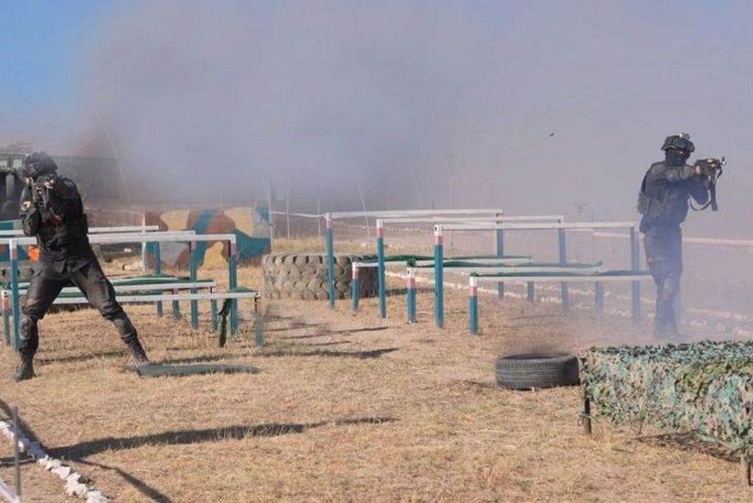 В Узбекистане 10 военнослужащих пострадали при взрыве на полигоне