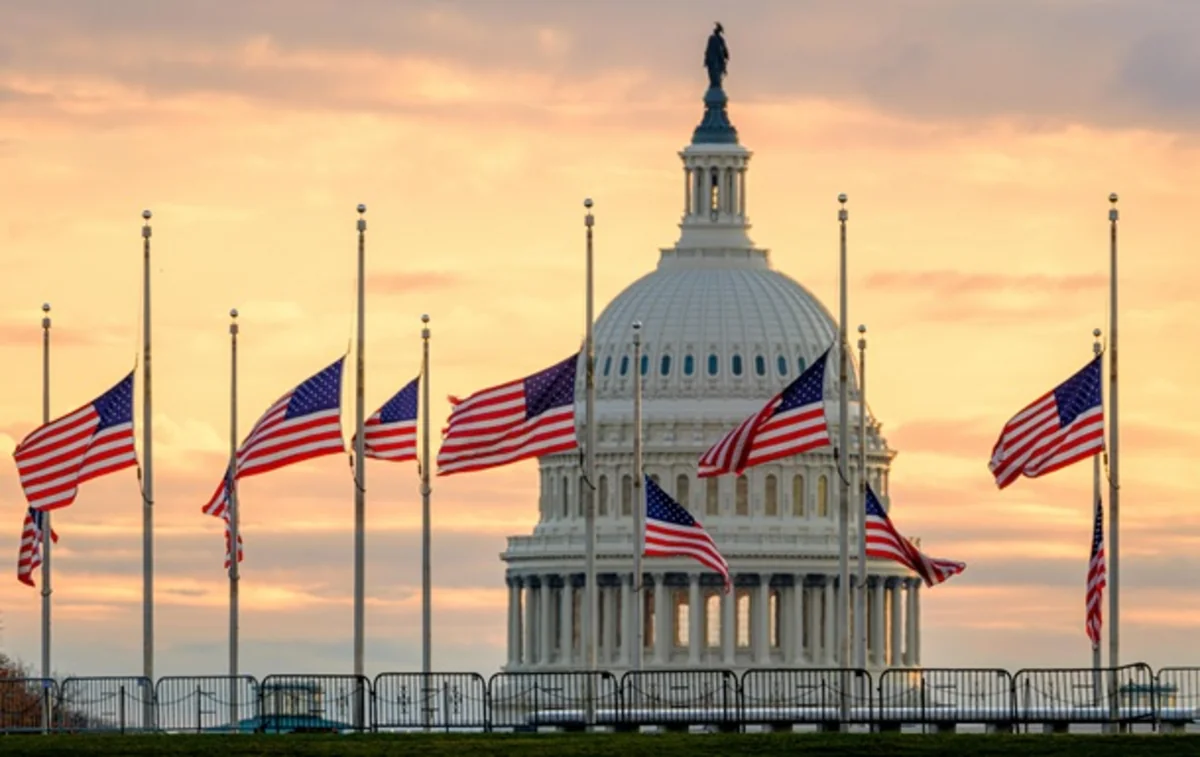 Трамп распорядился приспустить флаги в США из-за убийства активиста Кирка