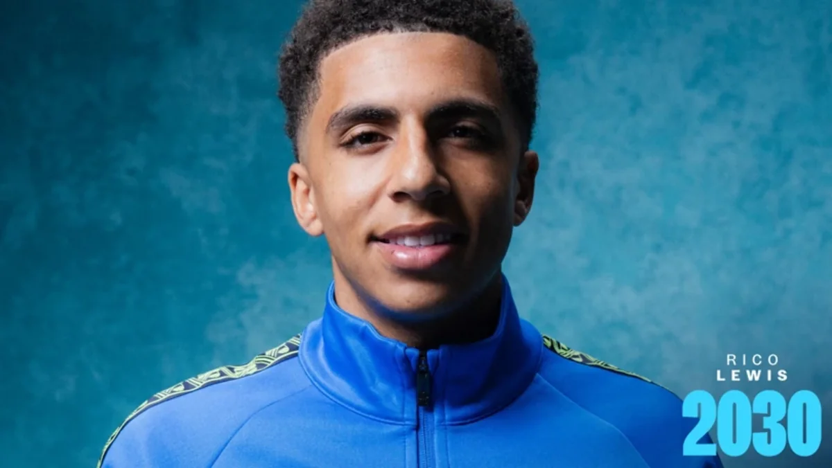 Mançester Siti futbolçusu ilə müqavilənin müddətini uzadıb