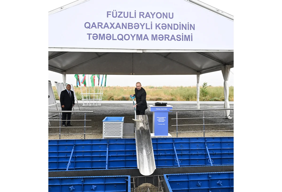 Prezident İlham Əliyev Füzuli rayonunun yeni salınacaq Qaraxanbəyli kəndinin təməlini qoyub