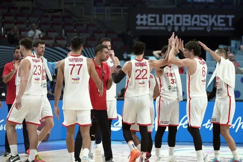 Türkiyənin basketbol millisi Avropa çempionatının gümüş medalını qazanıb