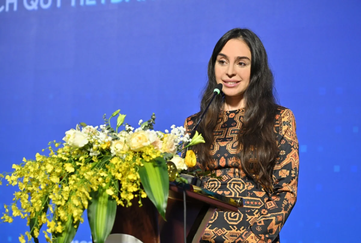 Leyla Əliyeva Nine Senses Art Centerdəki sərgiyə baxış keçirib