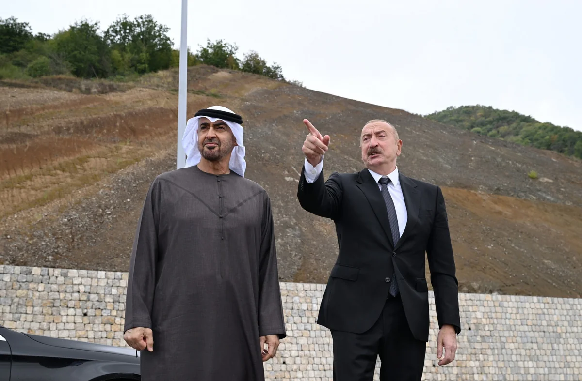 Президенты Азербайджана и ОАЭ сфотографировались на фоне села Дашалты