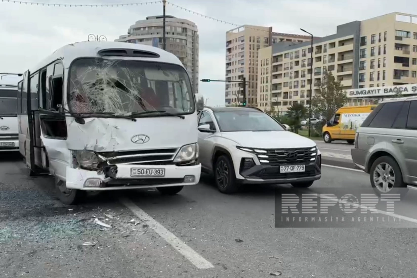 В Сумгайыте столкнулись два автобуса, есть пострадавшие