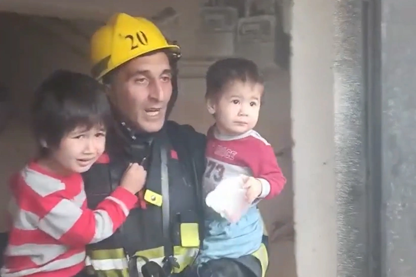 Sumqayıtda yaşayış binasında yanğın olub, sakinlər təxliyə edilib