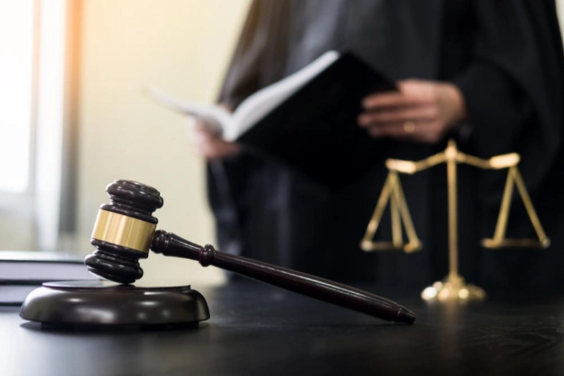Адвокатам разрешат защищать себя в суде