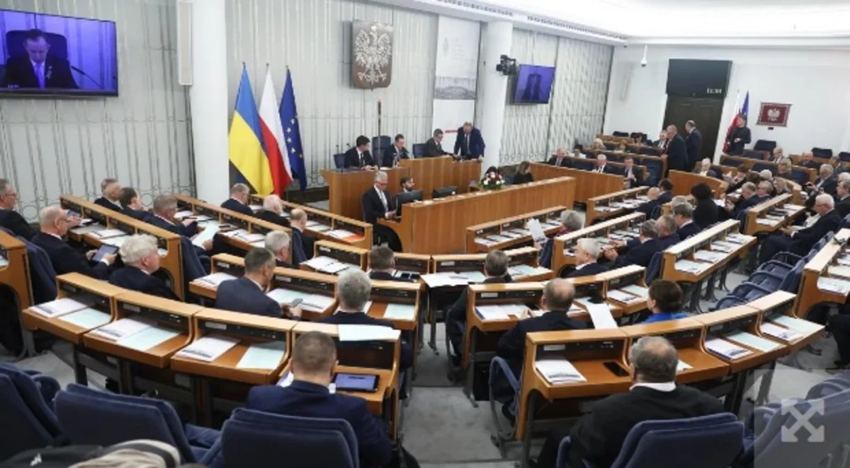 Polşa Senatı əcnəbilərin yaşaması və ukraynalılara yardım haqqında qanunu təsdiqləyib