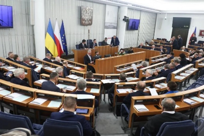 Сенат Польши одобрил закон о пребывании иностранцев и помощи украинцам