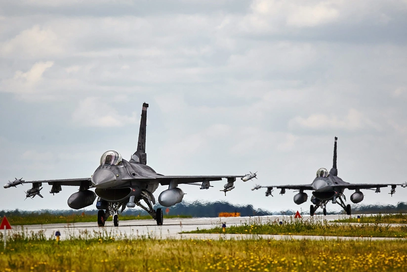 Polşada F-16nın atdığı raket yaşayış binasına dəyib