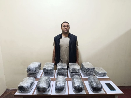 İrandan 16 kq narkotikin ölkəyə keçirilməkdə şübhəli bilinən azərbaycanlı saxlanılıb