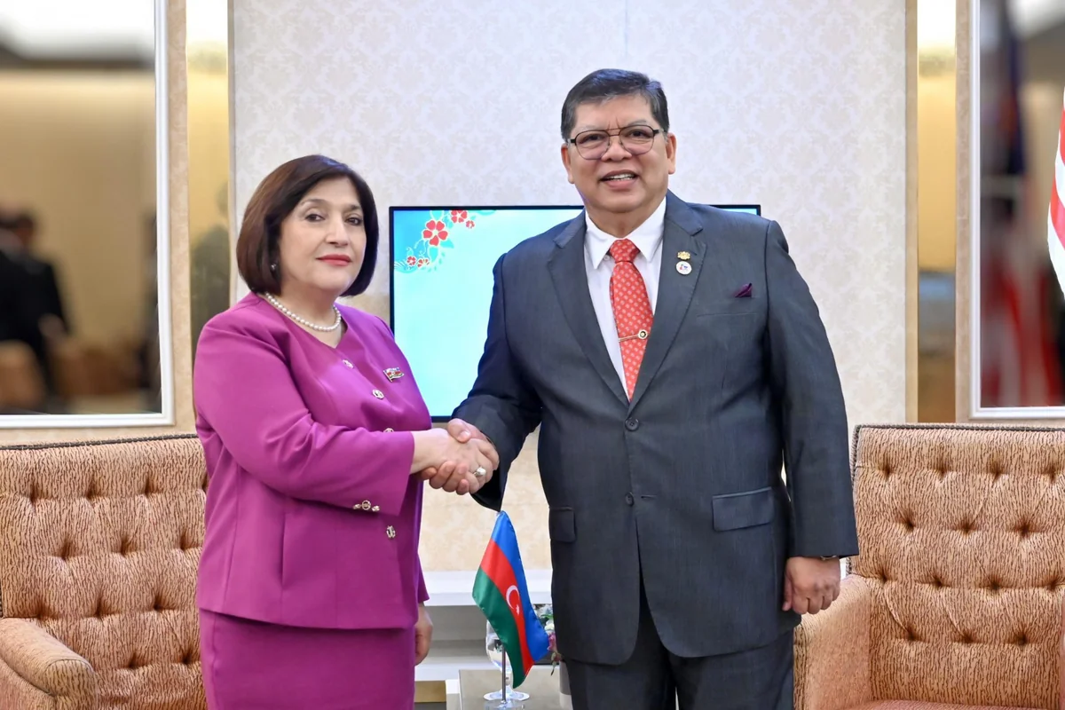 Sahibə Qafarova Malayziya Parlamenti Nümayəndələr Palatasının sədri ilə görüşüb