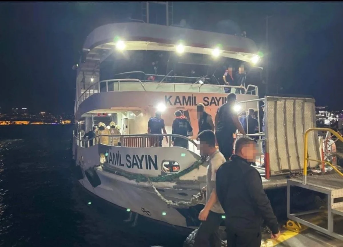 При столкновении двух судов в Босфоре пострадали 12 человек