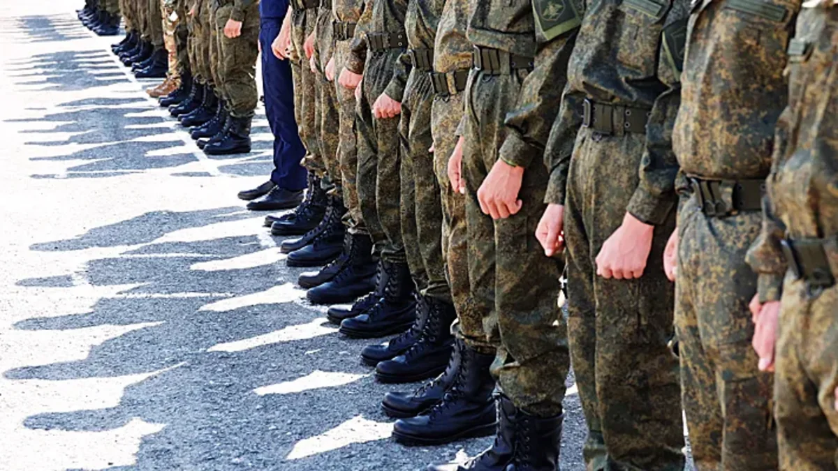 В РФ будут призывать на военную службу не дважды в год, а в течение года
