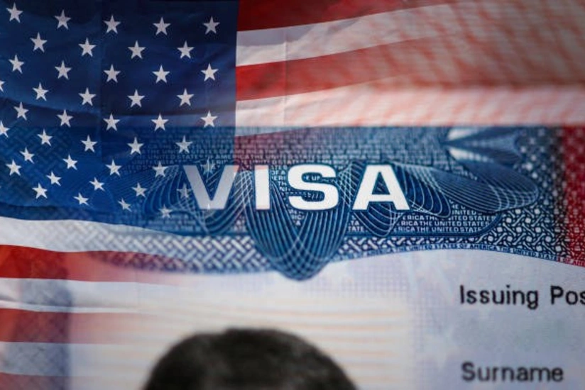 США с 1 октября увеличили плату за визу из-за сбора за добросовестность