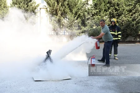 FHN Sığınacaq və Sosial Reabilitasiya Müəssisəsində təlim keçirib