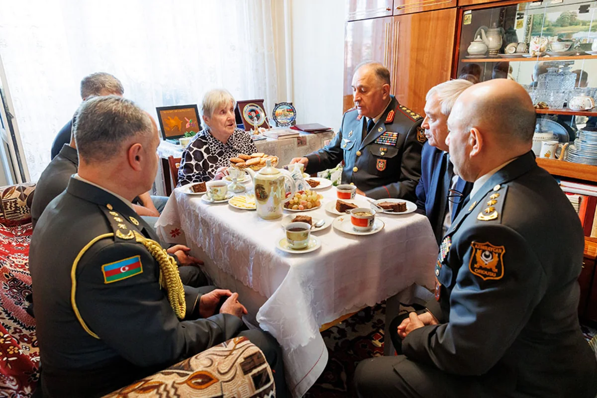 Начальник Генштаба посетил в Беларуси могилу Национального героя Азербайджана