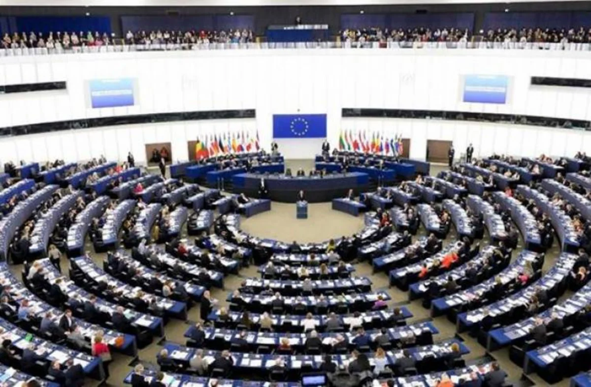 Avroparlament macar deputatları toxunulmazlıq hüququndan məhrum etməyib