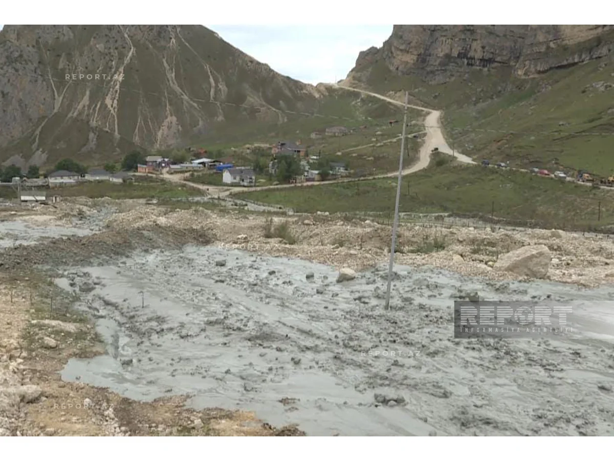 Lazada palçıqlı sel fəsadlar törədib, vəziyyətin sabitləşdirilməsi üçün tədbirlər görülür