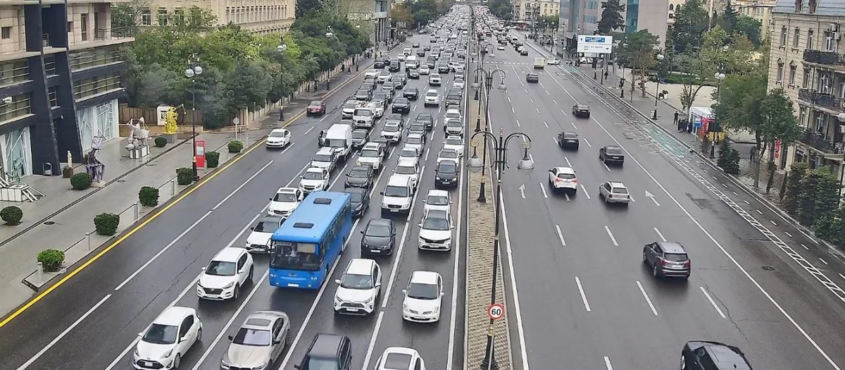 Bakıda 16 istiqamətdə nəqliyyatın sıxlığı müşahidə olunur - SİYAHI
