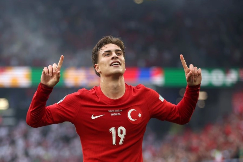 Arsenal türkiyəli futbolçunun nümayəndələri ilə danışıqlara başlayıb