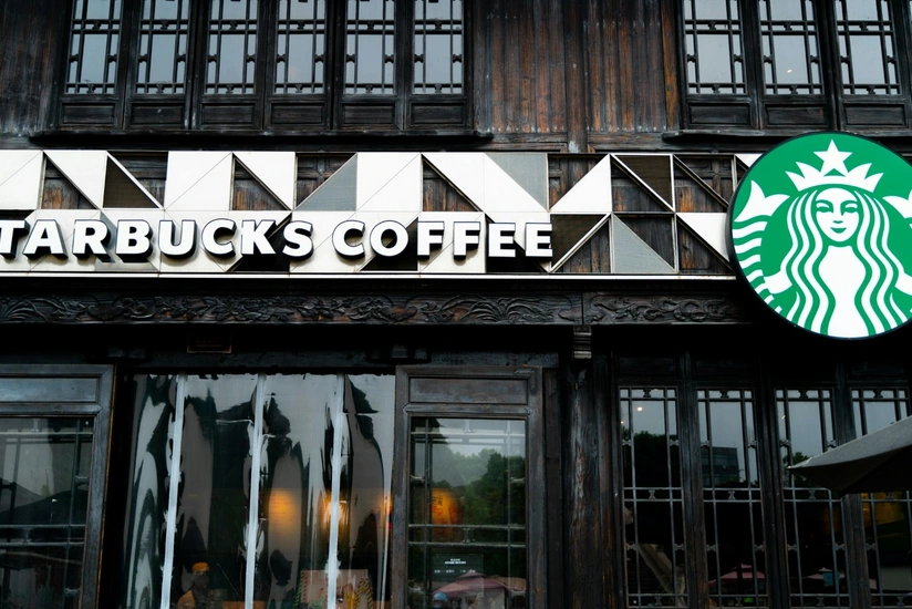 Starbucks сократит 900 сотрудников и закроет более ста кофеен
