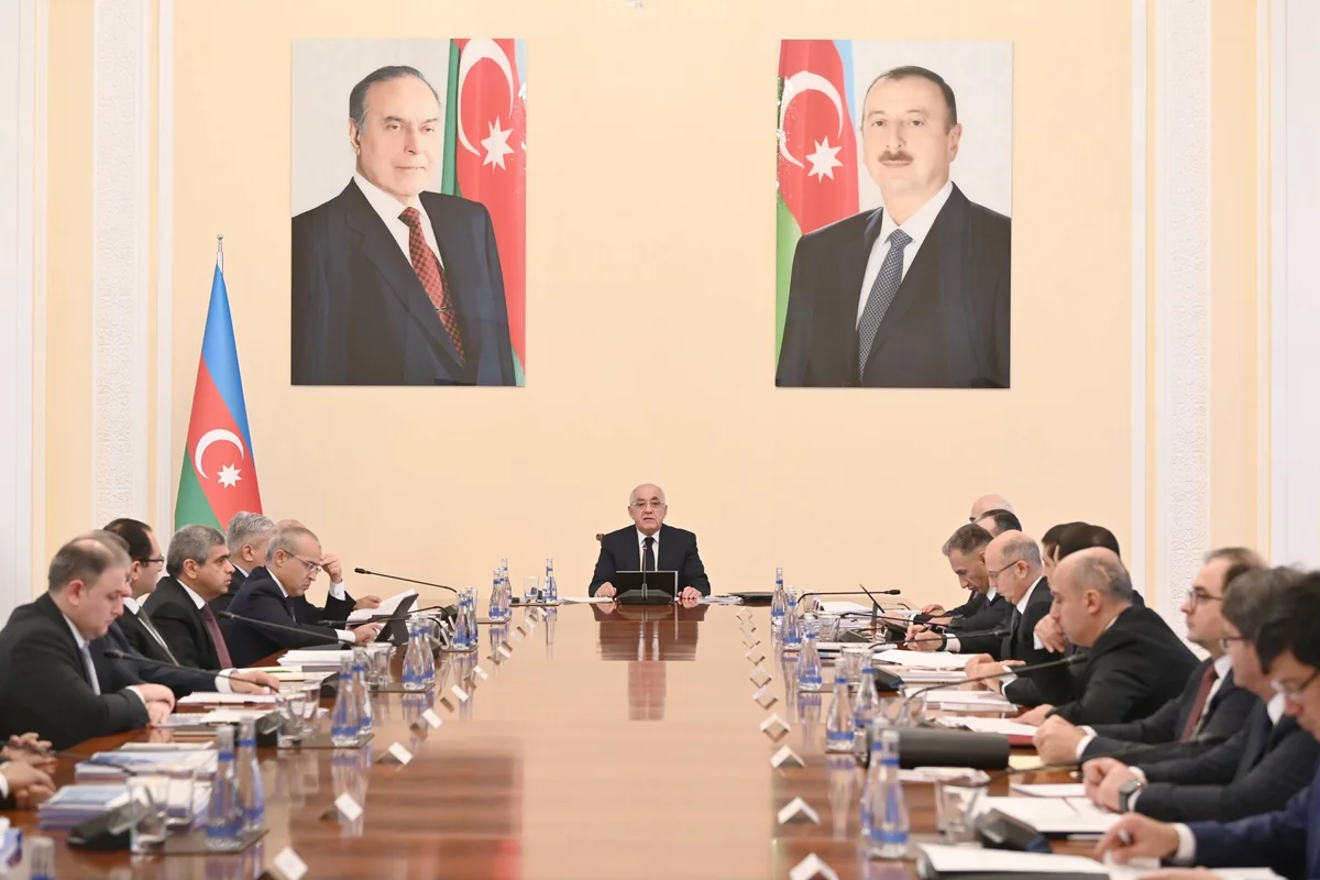 Gələn ilin büdcə layihələrinin Prezidentə təqdim edilməsinə qərar verilib
