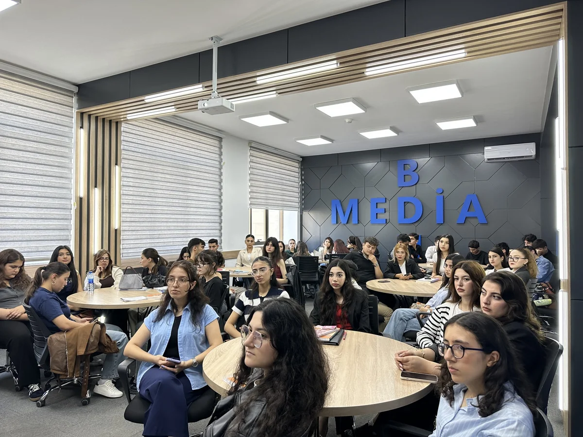 Konstitusiya və Suverenlik İli çərçivəsində BDU-da tələbələr üçün növbəti master-klas keçirilib
