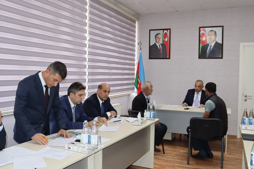 Zaur Mikayılov Xaçmazda vətəndaşları qəbul edib