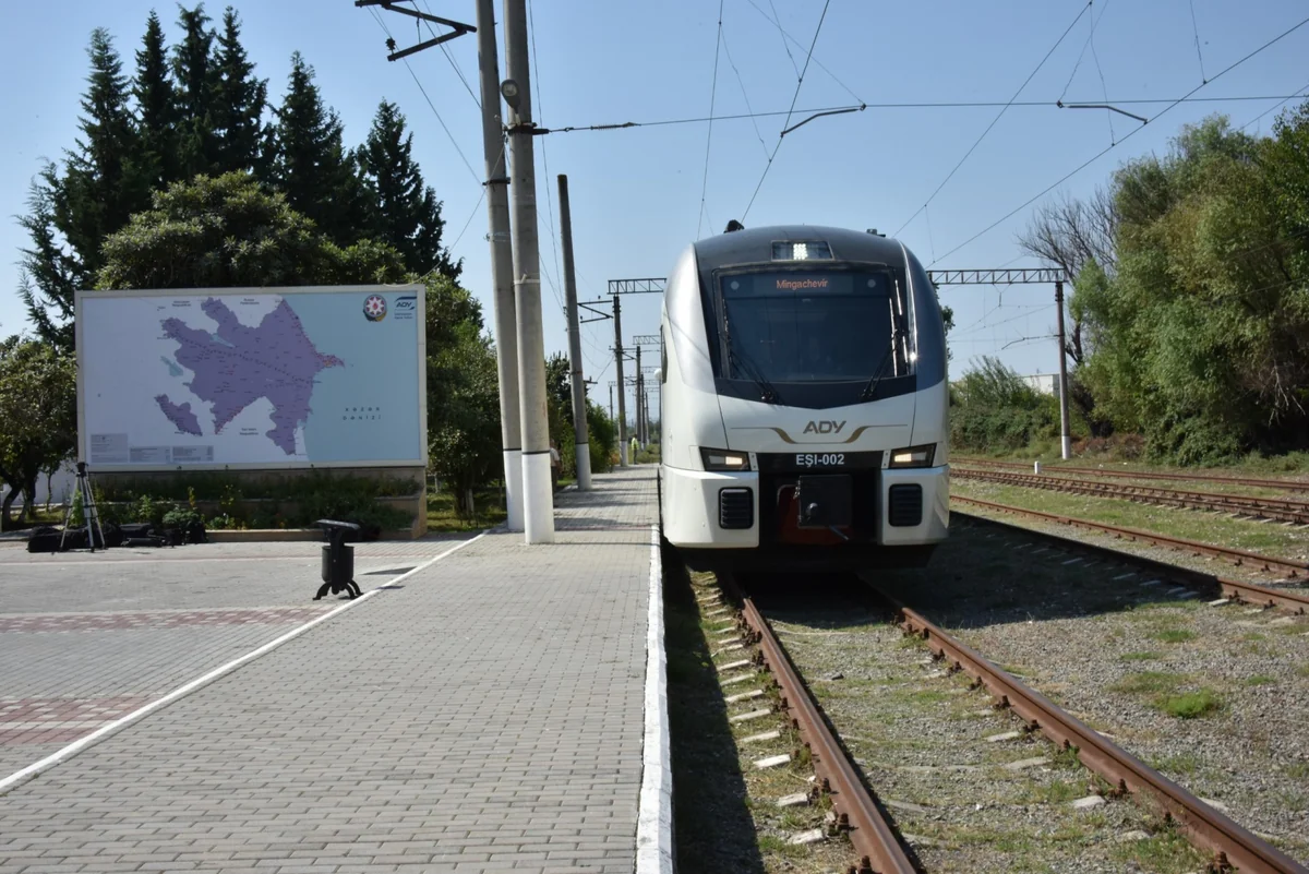 ADY ilk dəfə regiondaxili marşrut üzrə sərnişin daşımalarına başlayıb