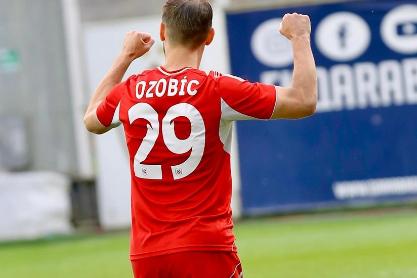 Ozobiç Azərbaycan çempionatlarında ən azı 10 fərqli mövsümdə qol vuran 57-ci futbolçudur