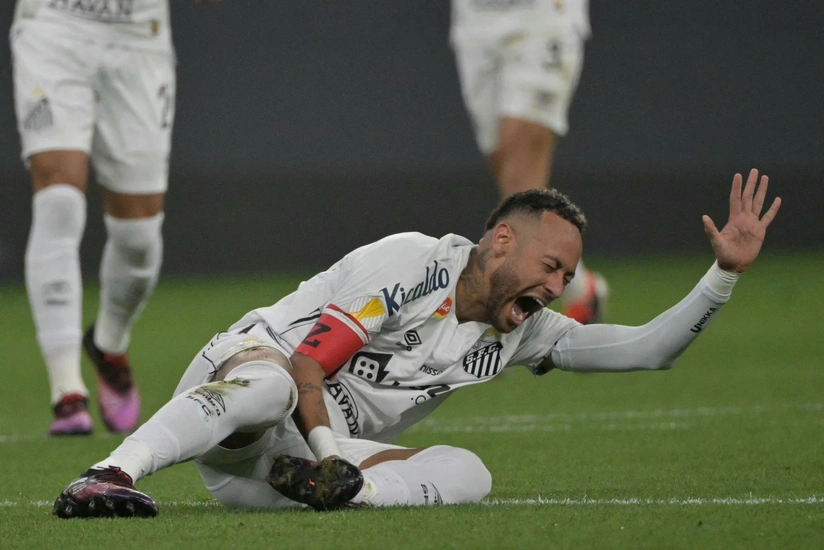 Neymar noyabrın sonlarınadək yaşıl meydanlardan kənarda qalacaq